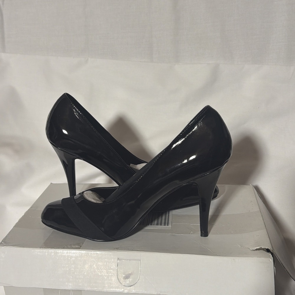 Chadwick's Women's  Black  Patent Leather  Heels 8.5‎ M